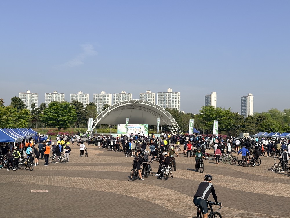 안산시, 호수공원 달린 자전거 물결… 시민 1천여 명 참여