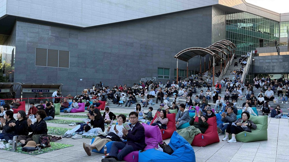 군산시립예술단, 봄날 야외 콘서트 ‘썬데이 피크닉’ 성황리 개최