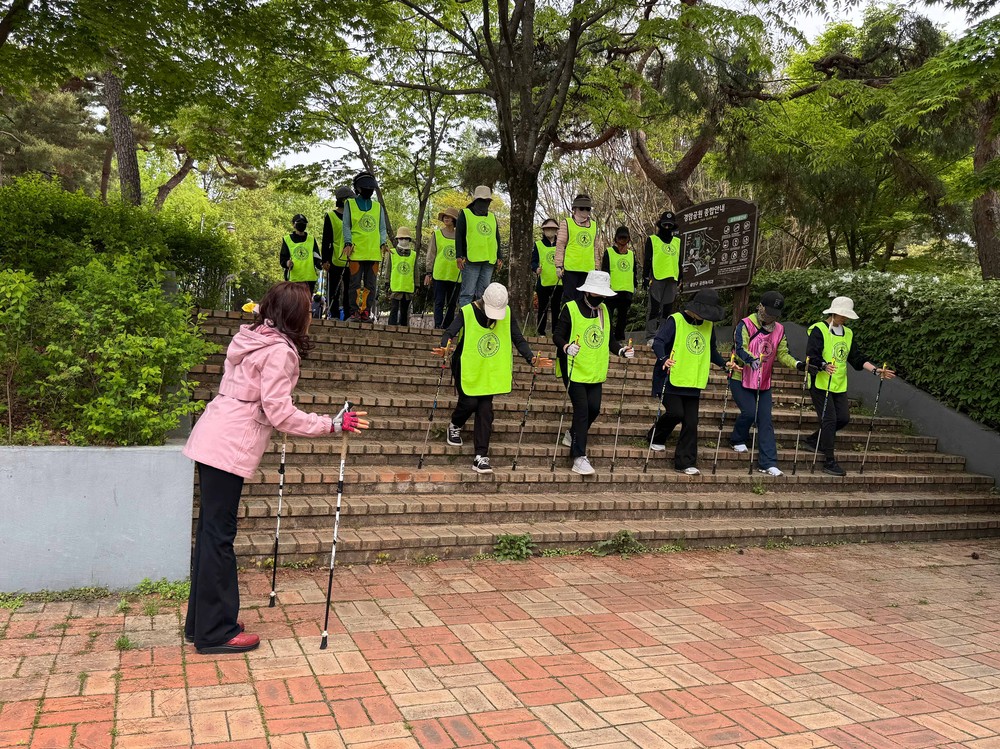 광산구, 노르딕워킹 교실로 건강 챙긴다