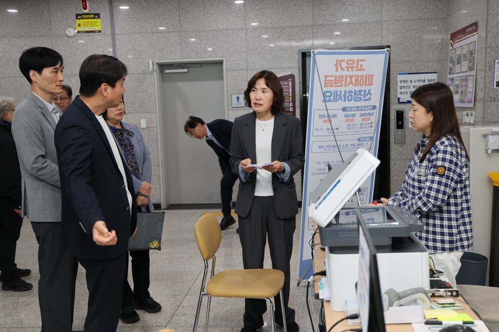 최혜민 광명시장 권한대행 “지원금 신청 불편 없도록 빈틈없이 대응해 달라”
