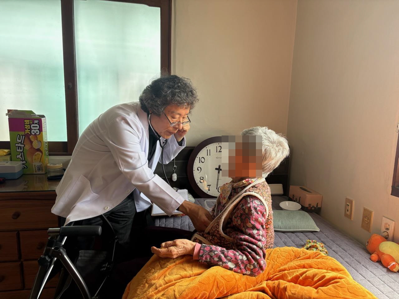 “아픈 몸 이끌고 병원 안가도 된다”집으로 찾아가는 방문진료 호응