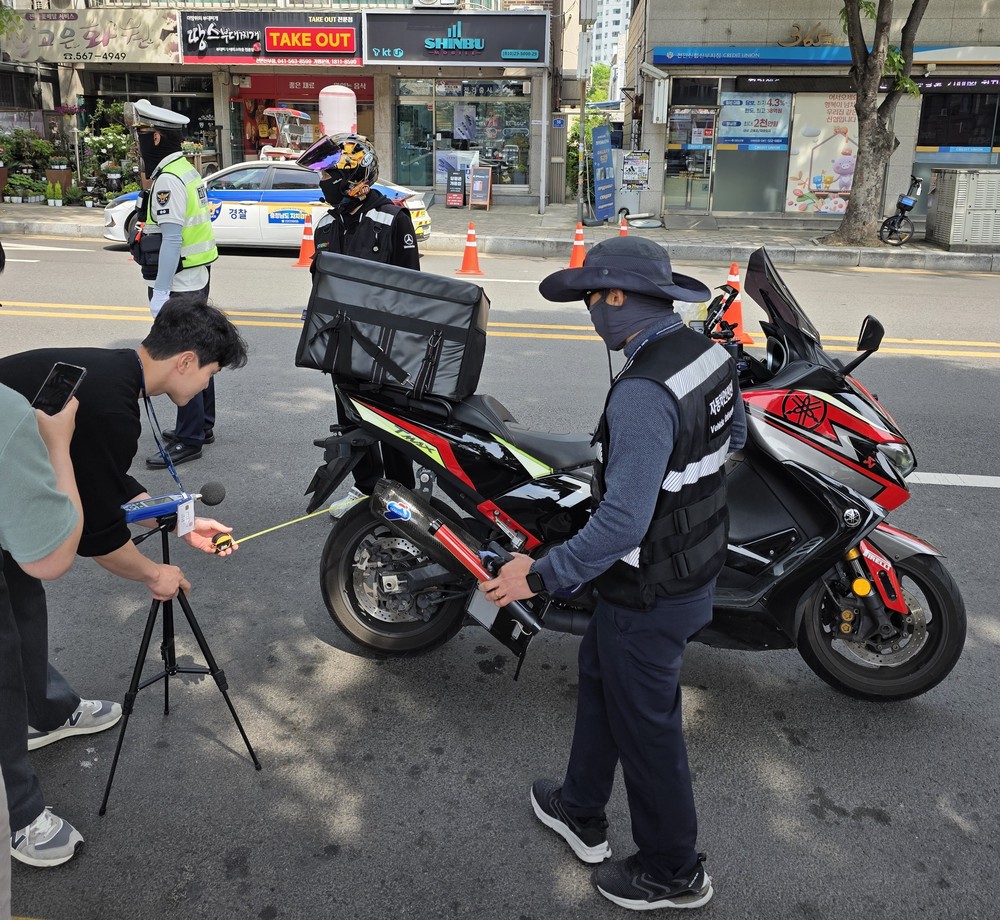 천안시, 오토바이 소음 합동단속…불법 개조 등 9건 적발