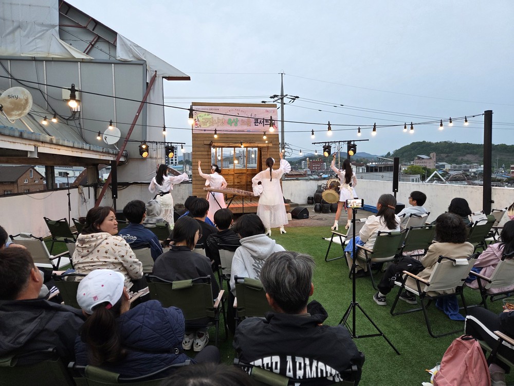 금산군, ‘구석구석 문화가 있는 날’로 금빛시장에 낭만을 채우다
