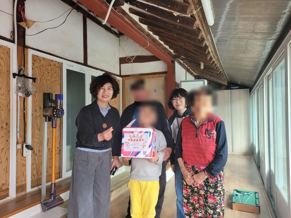 장흥군 드림스타트, 어린이날 맞아 아이스크림케이크 전달