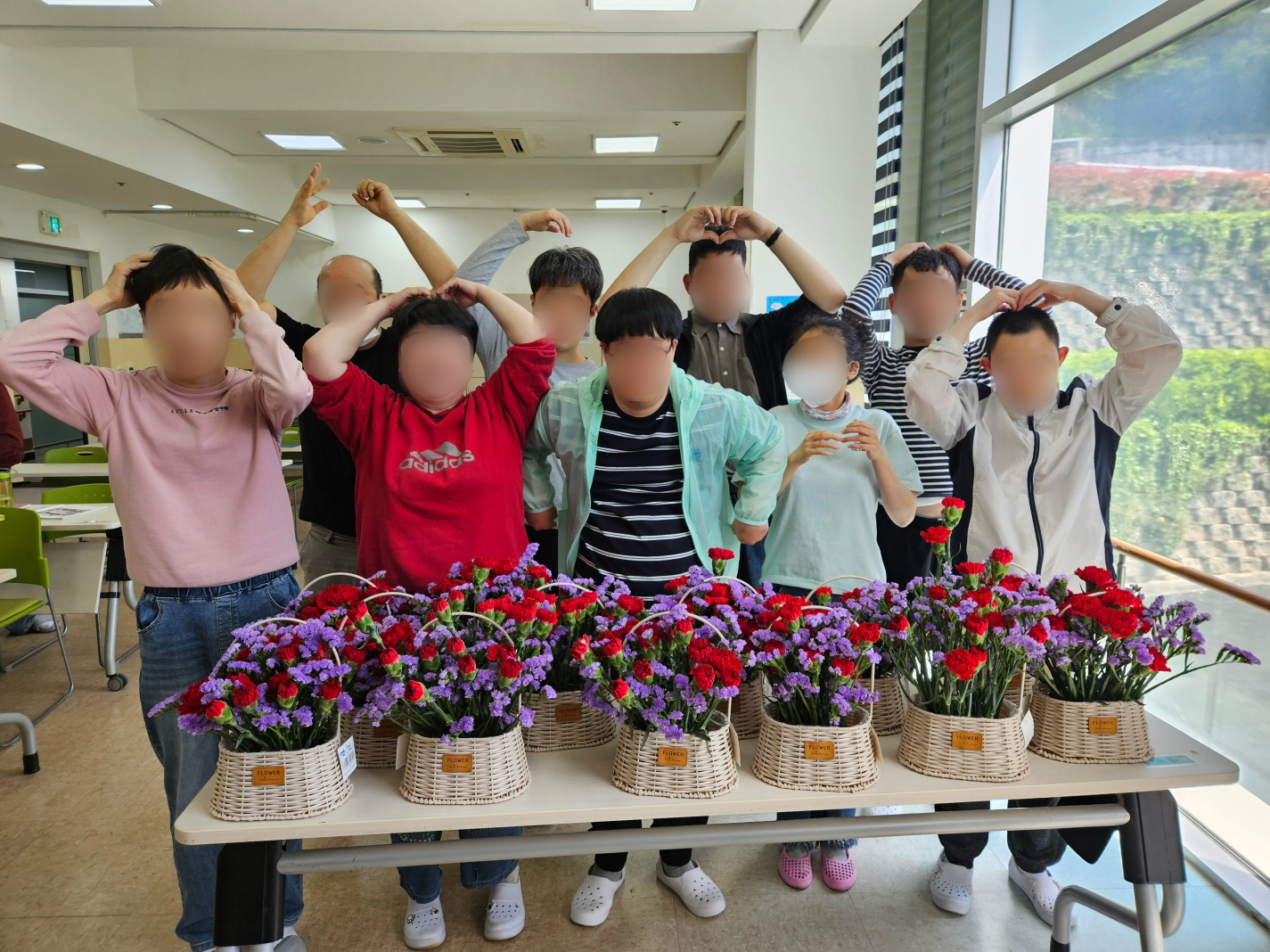 (재)김해시복지재단 김해시장애인종합복지관 플라워팜팜(주) 100만원 상당 꽃 후원