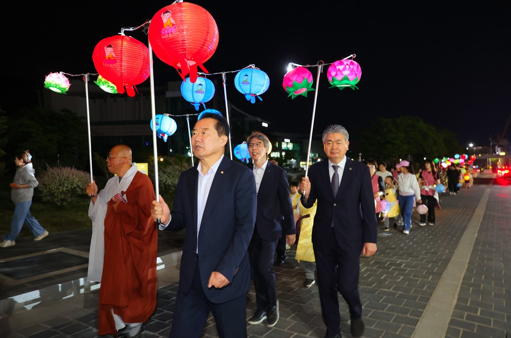함양군, ‘마음은 평안으로 세상은 화합으로’ 연등문화축제 개최