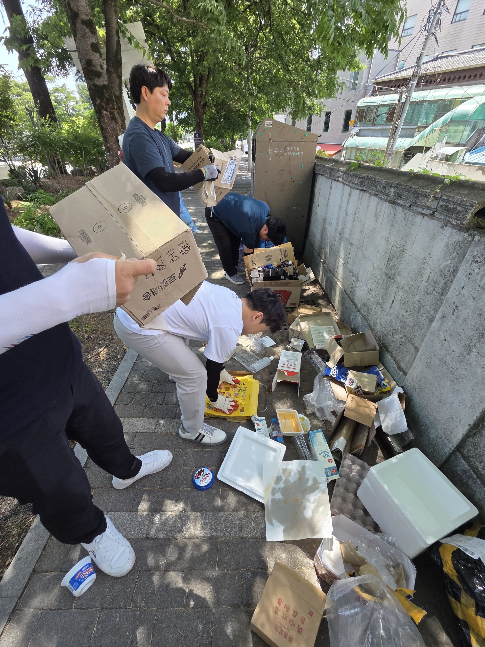 전북대 대학가에서 우리동네 새단장 캠페인 전개