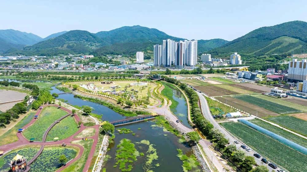“텐트에서 놀고 맨발로 걷고” 장성군 황미르랜드 인기 만점!