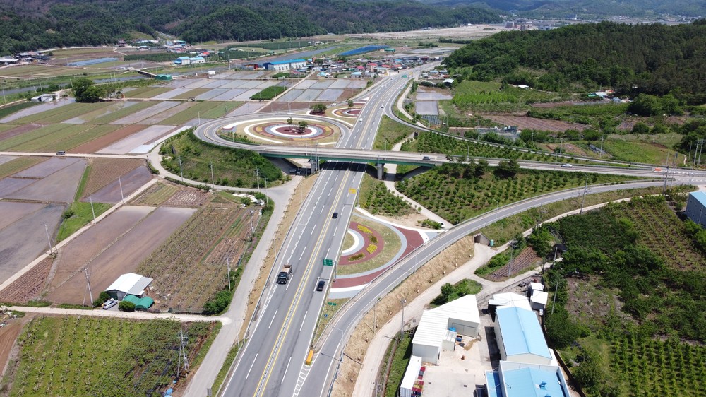 의성군, 신공항 관문도로 명품 가로경관 조성사업 완료