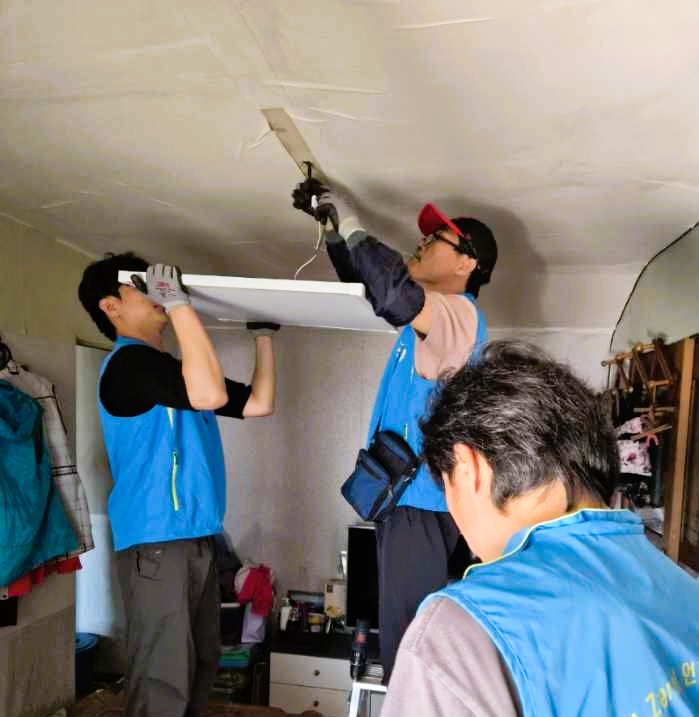 장성군 남면, 거동 불편 어르신 가구 20곳에 ‘엘이디(LED)’ 조명 설치