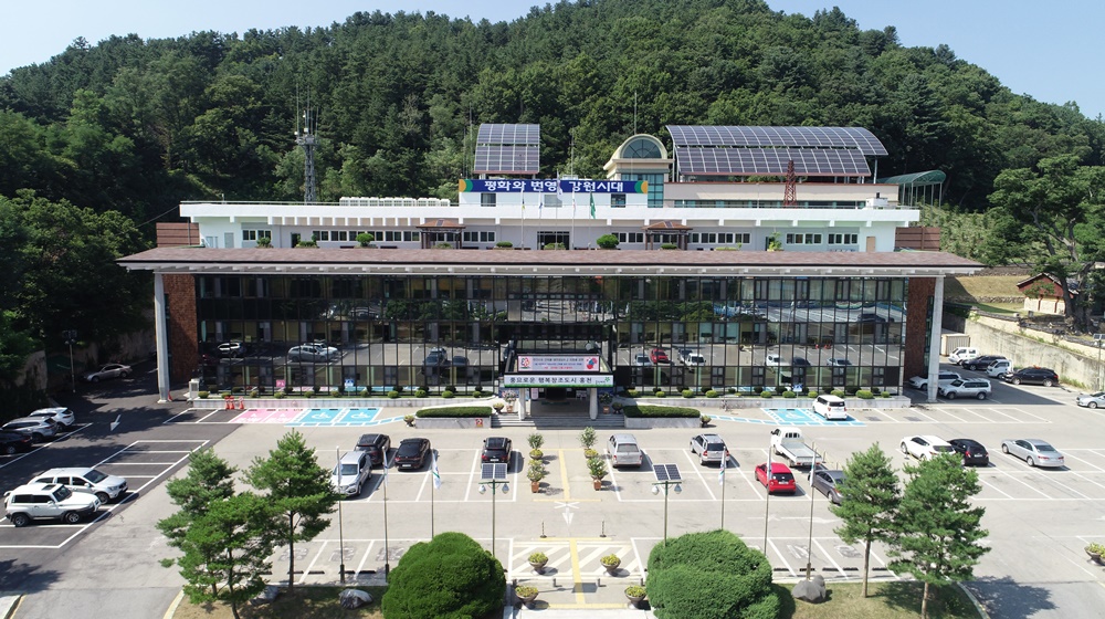 “모내기도 방제도 척척” 홍천군, 첨단 디지털 벼 영농 기술 연시회 개최