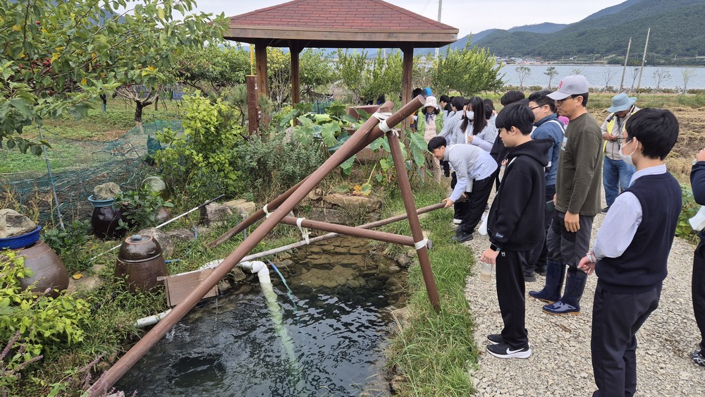 갯벌·둠벙·독수리… 고성, 자연을 온몸으로 만나는 생태여행