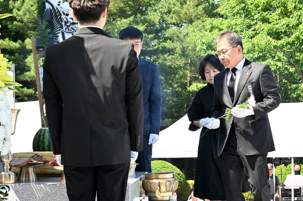 하나 된 군위, 더 큰 미래로, 제71회 현충일 추념식 개최