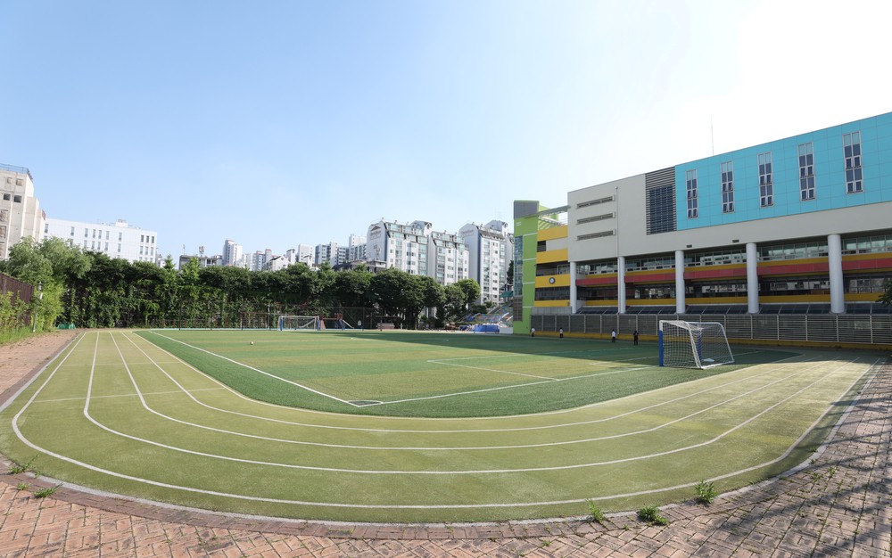 강남구, 학교 운동장 개방 23곳으로 확대…4년 만에 4배