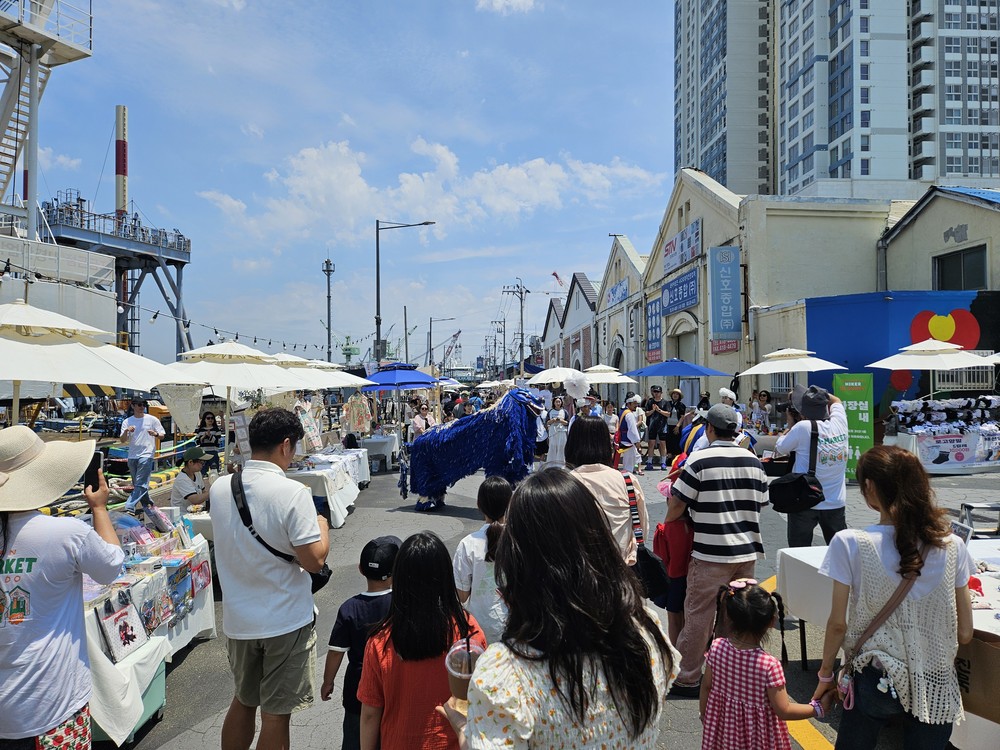 영도 봉래동 물양장, ‘HIKER M MARKET’으로 들썩