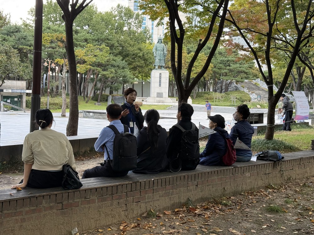 서울 중구, 11개 도보투어 코스 운영... 이순신 장군의 발자취 걷고, 도심 야경 즐기고