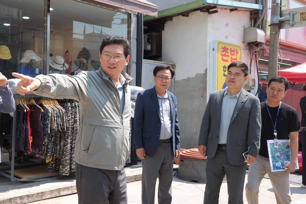 이상일 용인특례시장, 백암 5일장 찾아 상인·주민 목소리 청취