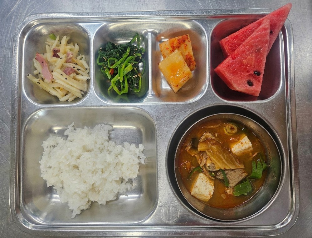 진천산 명품 수박, 관내 학생 급식 식탁에 오른다