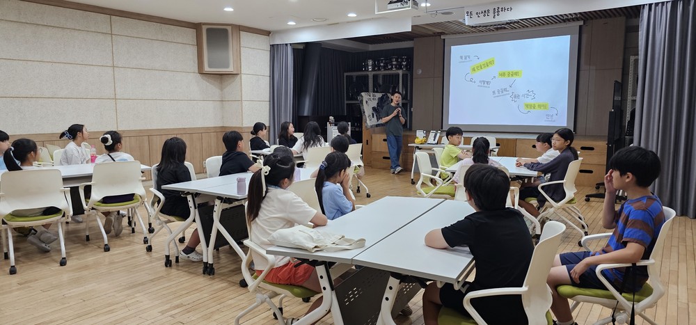 “이중 하나는 거짓말“ 책 읽는 노원의 열기는 ‘진짜’