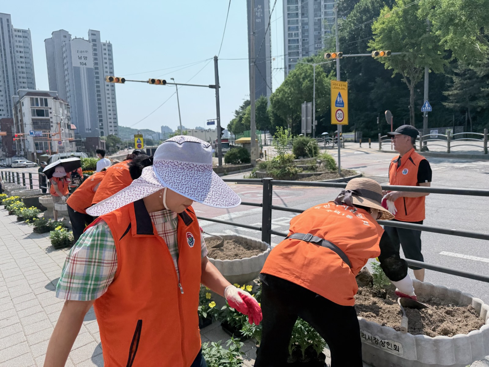 구리시 수택1동, 기간단체와 함께 아름다운 여름꽃 식재 행사 추진