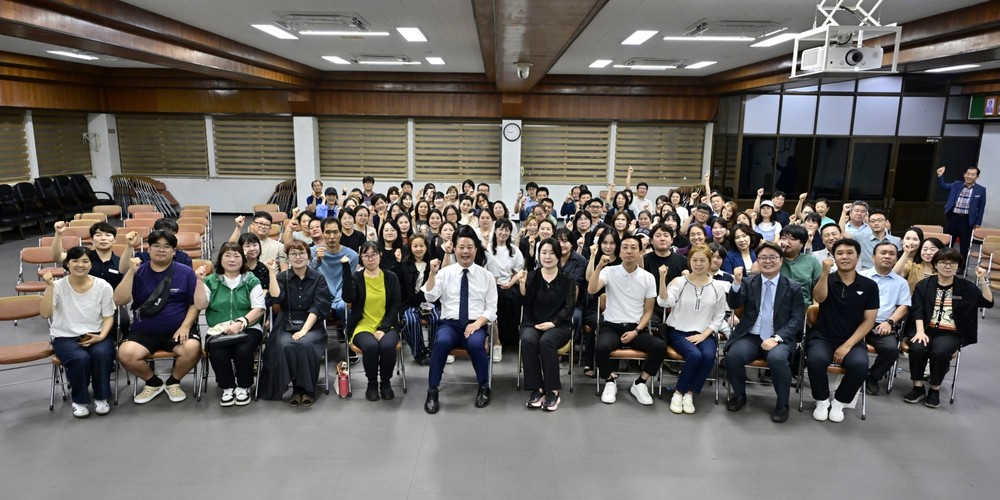최영일 순창군수, 학부모들과 소통…학원비 지원사업 공감대 넓혀