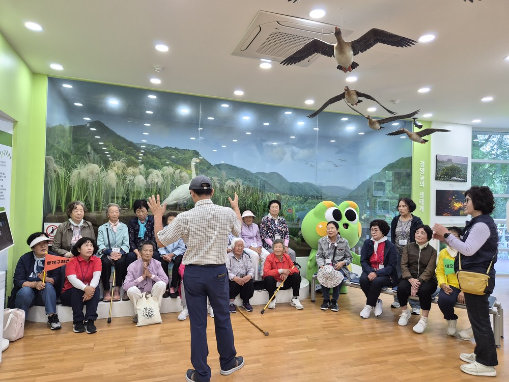 야로면 성인문해교실, 황매산·정양늪생태공원 현장체험학습 실시