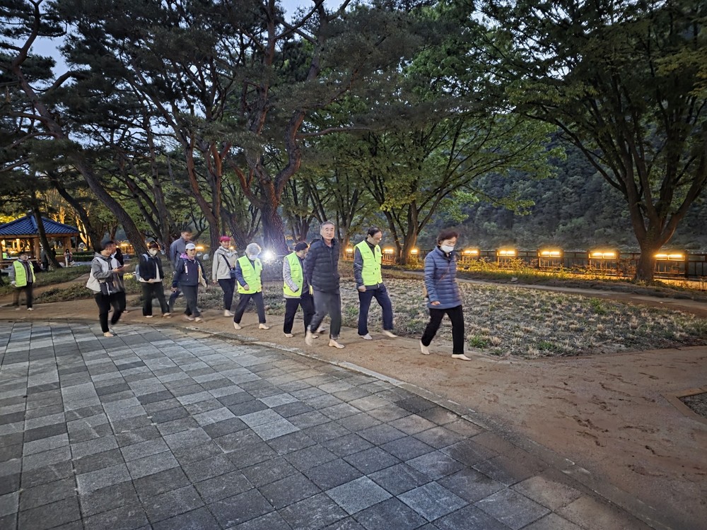 단양의 여름밤, 맨발로 달린 건강 열기