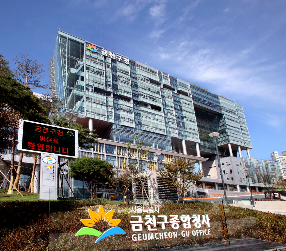 금천구립독산도서관, 영화와 음악으로 인문학 경험 확대