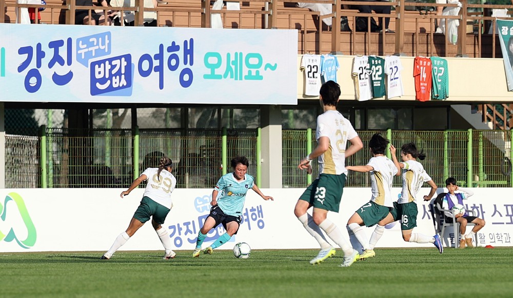 강진스완스여자축구단, 8경기 만에 값진 승점 획득