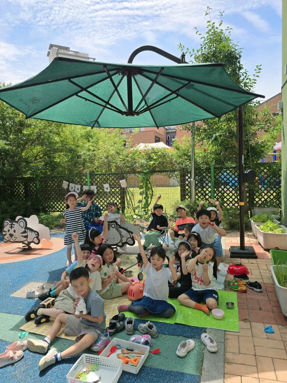 구로구, 폭염 속 아이들 지킨다…‘아이빛 그늘막’ 설치 완료