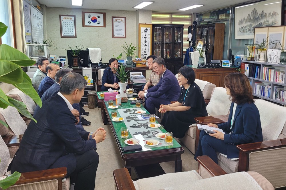 김인배 수원장안구청장, 대한노인회 수원시장안구지회 방문