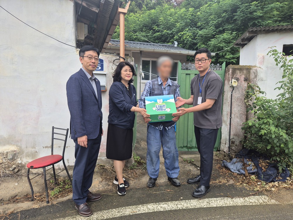 창녕군, 폭염 속 폐지 수집 어르신에 대응키트 전달