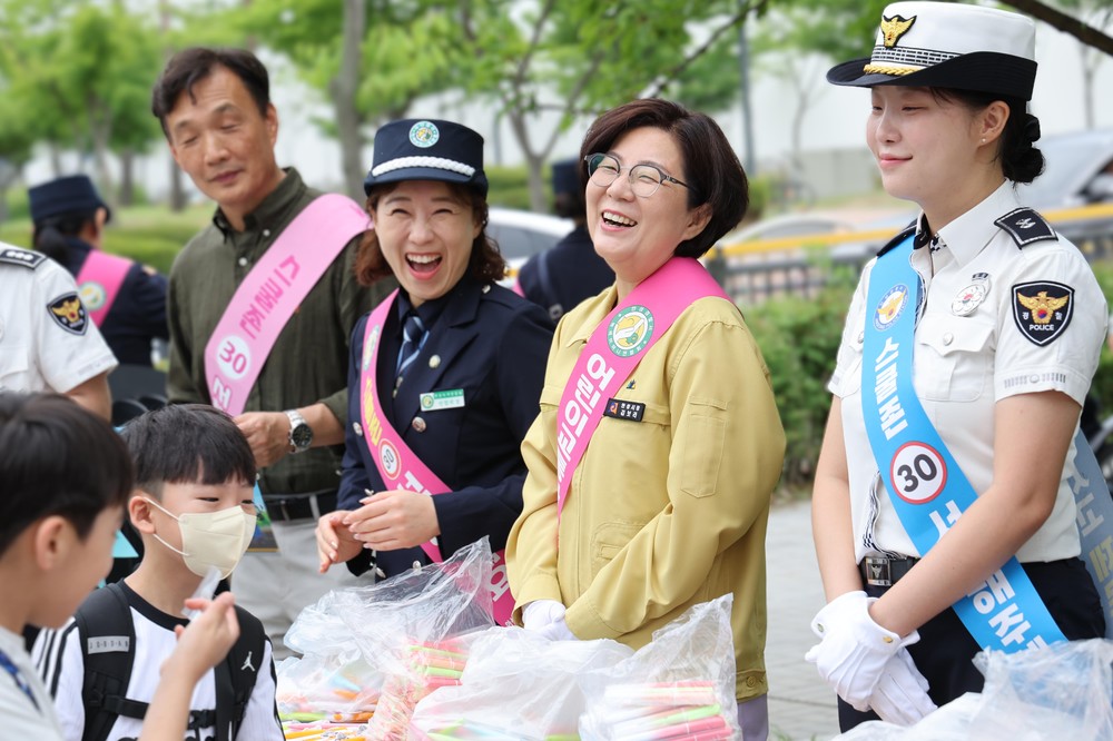 김보라 안성시장, 민선 9기 첫 행보는 어린이들과 함께
