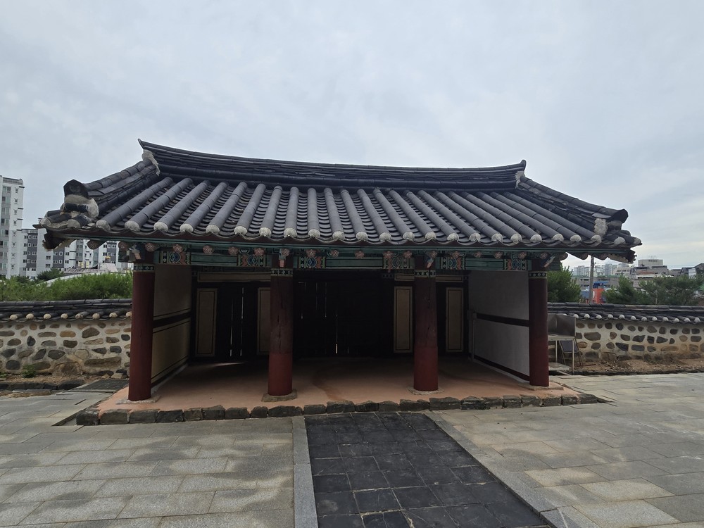 당진시, 당진향교 내삼문 보수 완료